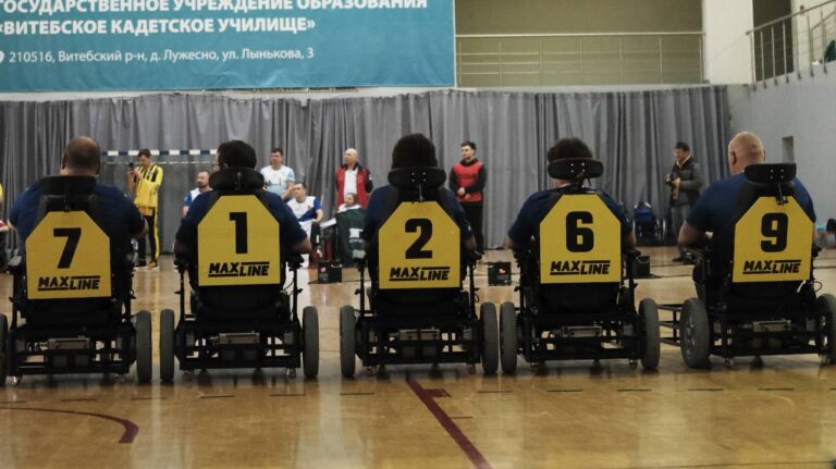 ФУТБОЛ НА ЭЛЕКТРОКОЛЯСКАХ