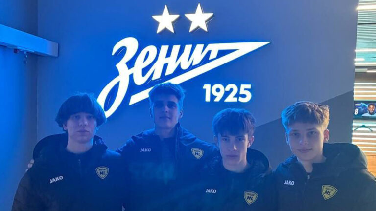 Наши на Неве!